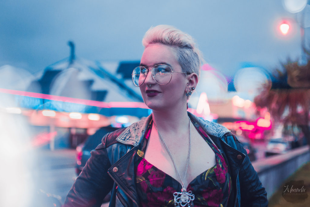 night, portrait, photo, shoot, session, fairy lights, portrait, photographer, beach, neon, lights, fairy, felixstowe, khandie, photography, 