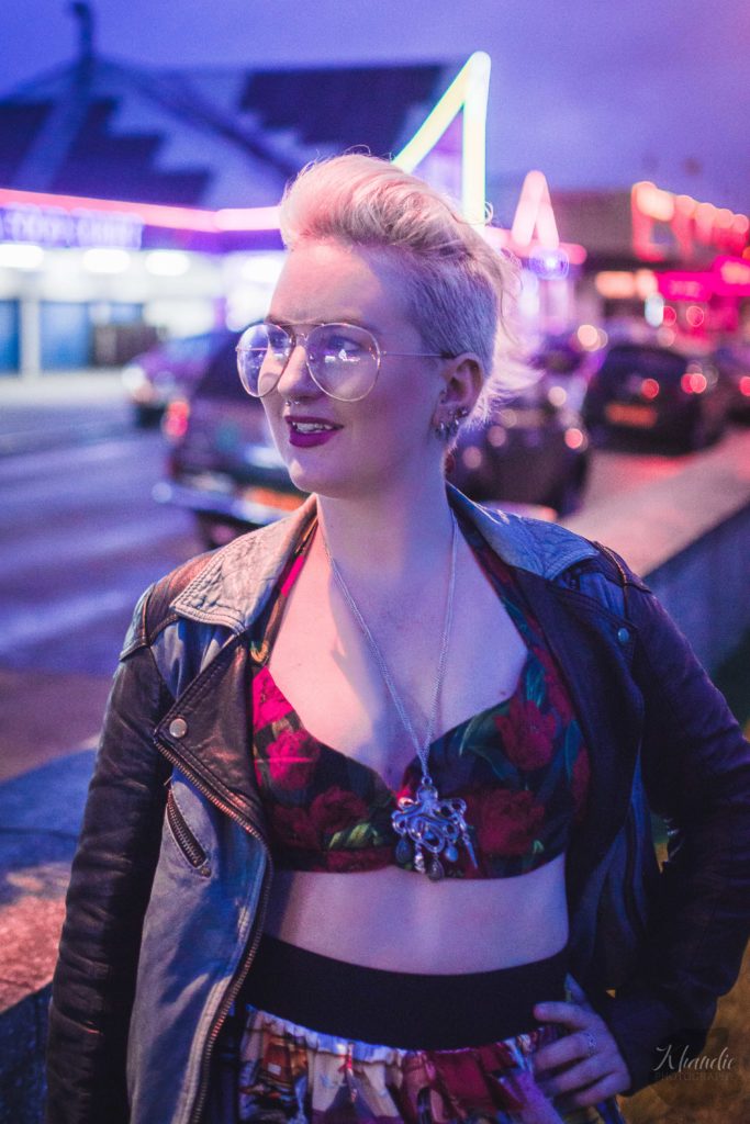 night, portrait, photo, shoot, session, fairy lights, portrait, photographer, beach, neon, lights, fairy, felixstowe, khandie, photography, 