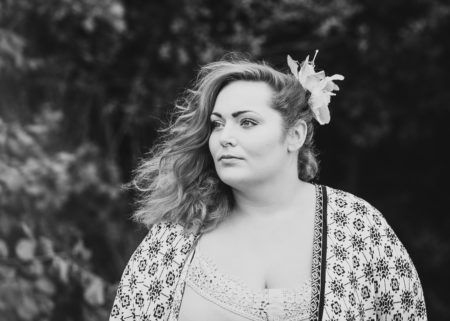 natural light, mono, monochrome, curve model, plus size model, plus size, fashion, vintage, pinup, retro, northants, northampton, northamptonshire, khandie, photographer, photography, nikon, portrait,